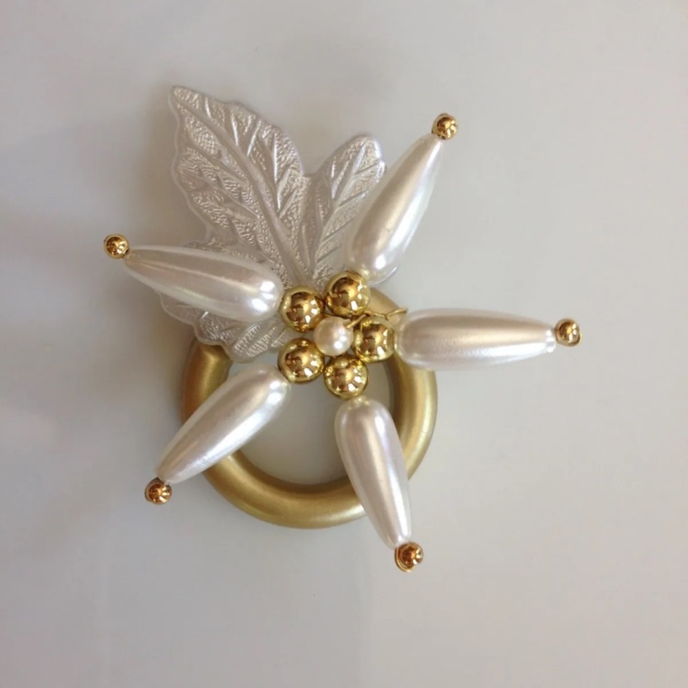 Nwt Set of 8 handmade beaded floral napkin holders napkin rings - Picture 2 of 4